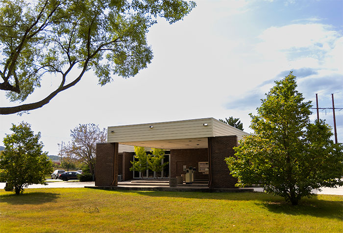 Image of Holmen Drive-up on side